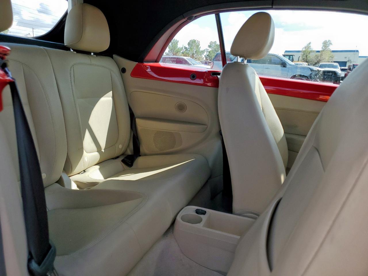 2013 Volkswagen Beetle VIN: 3VW5X7AT4DM826806 Lot: 82405665