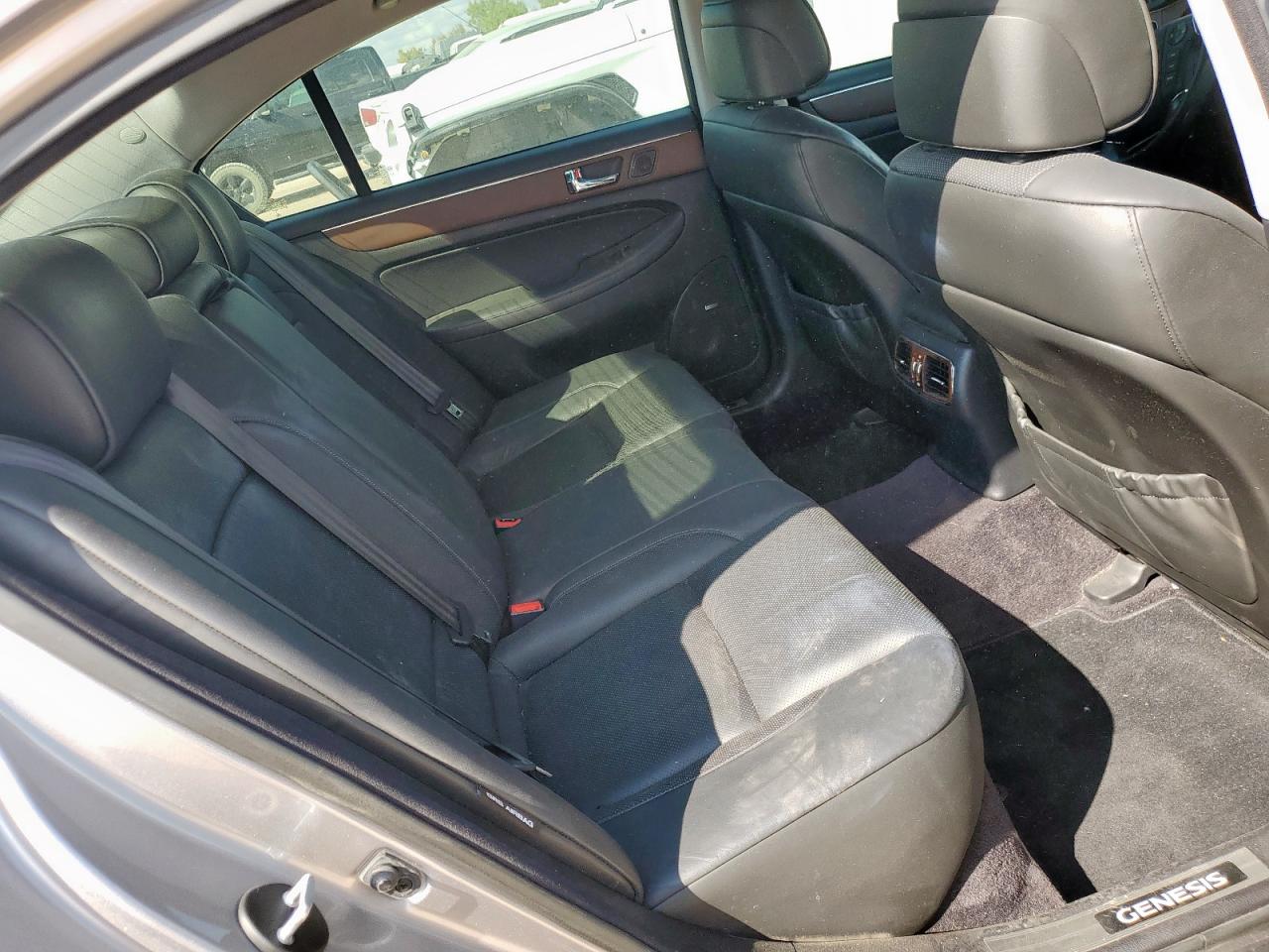 2009 Hyundai Genesis 4.6L VIN: KMHGC46FX9U031850 Lot: 86155105