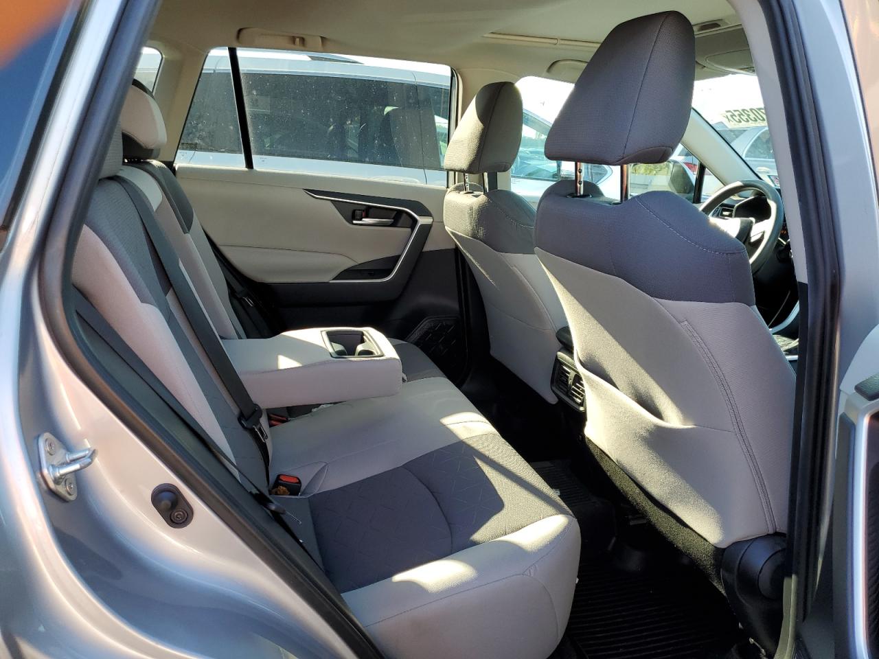 2019 Toyota Rav4 Xle VIN: 2T3P1RFV7KW075957 Lot: 85870355