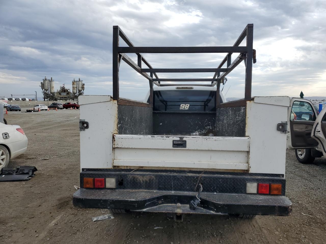 2004 GMC Sierra C2500 Heavy Duty VIN: 1GDHC24U84E199659 Lot: 85750135