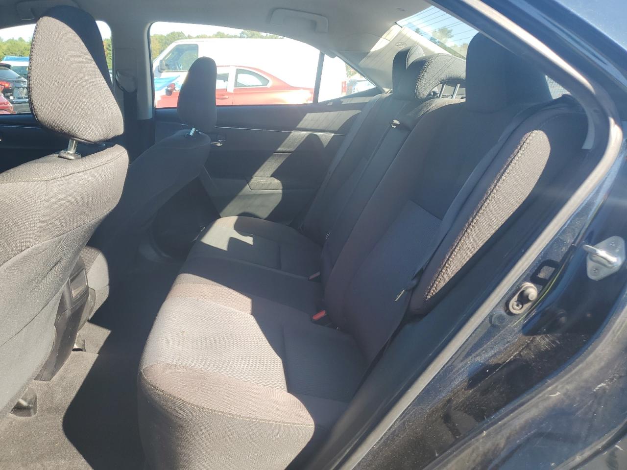 2019 Toyota Corolla L VIN: 2T1BURHE4KC195286 Lot: 84863945