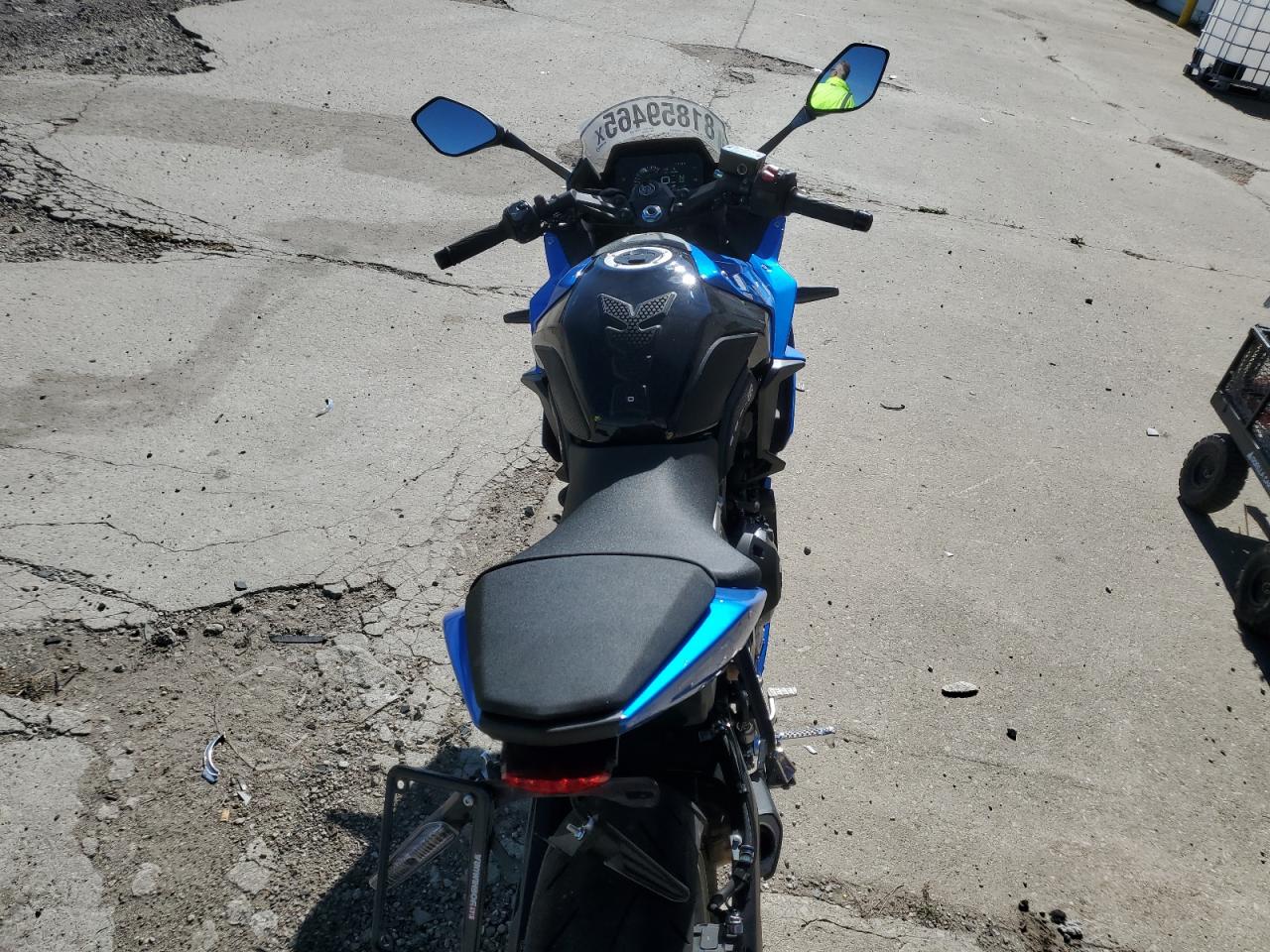 2024 Suzuki Gsx800 F VIN: JS1EM13B3R7103716 Lot: 81859465