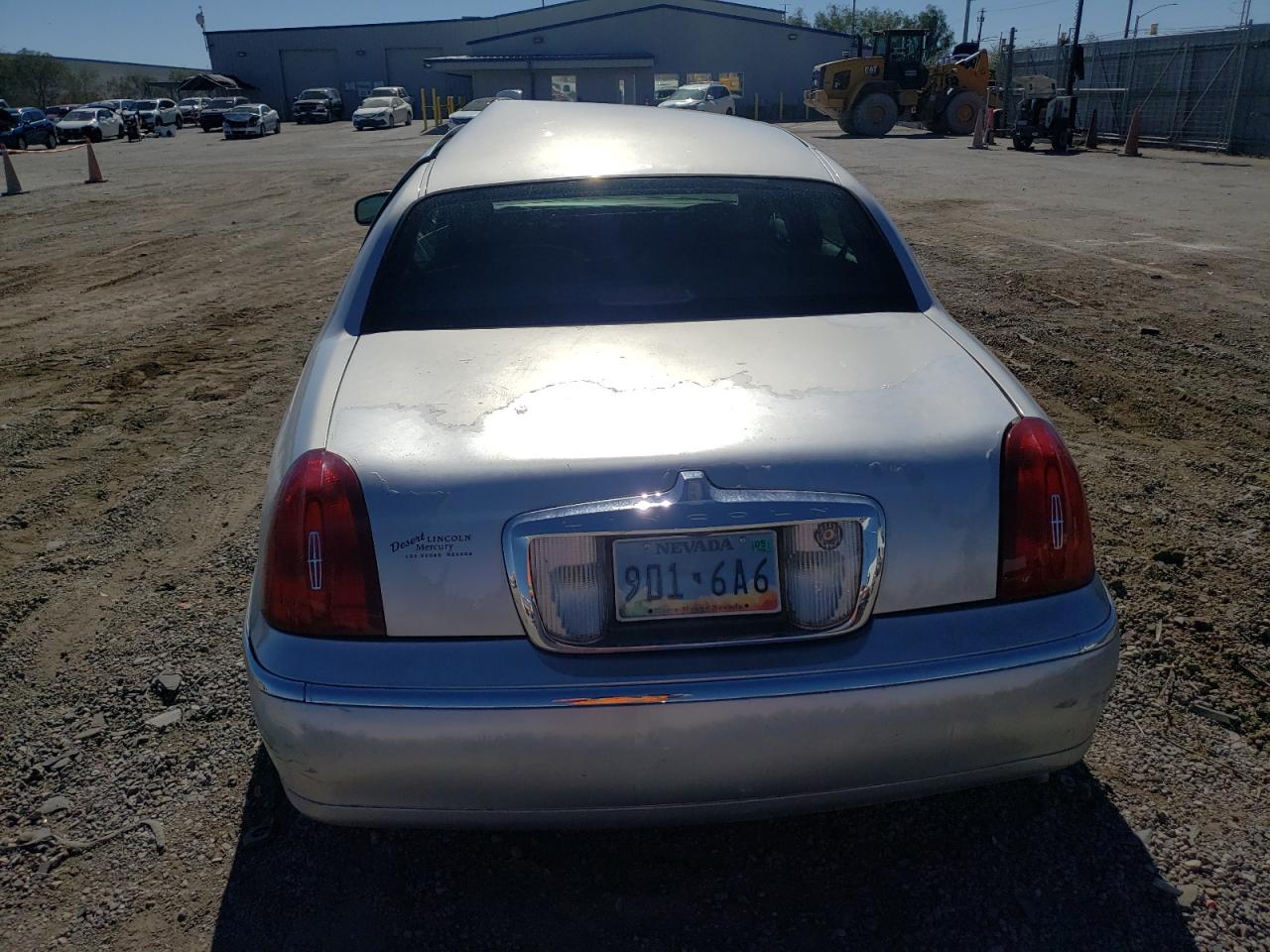 1999 Lincoln Town Car S VIN: 1LNHM82W6XY696202 Lot: 87439665