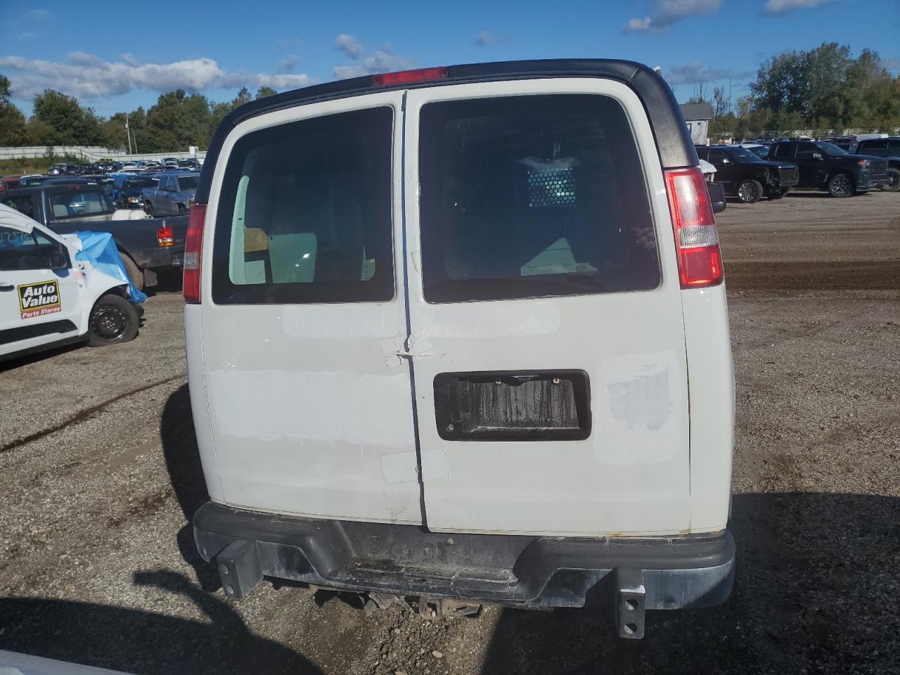 2017 GMC Savana G2500 VIN: 1GTW7AFF8H1906300 Lot: 84240055