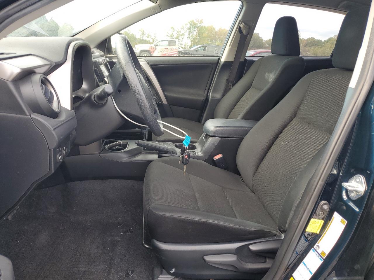 2018 Toyota Rav4 Le VIN: JTMBFREV7JJ733822 Lot: 84818105