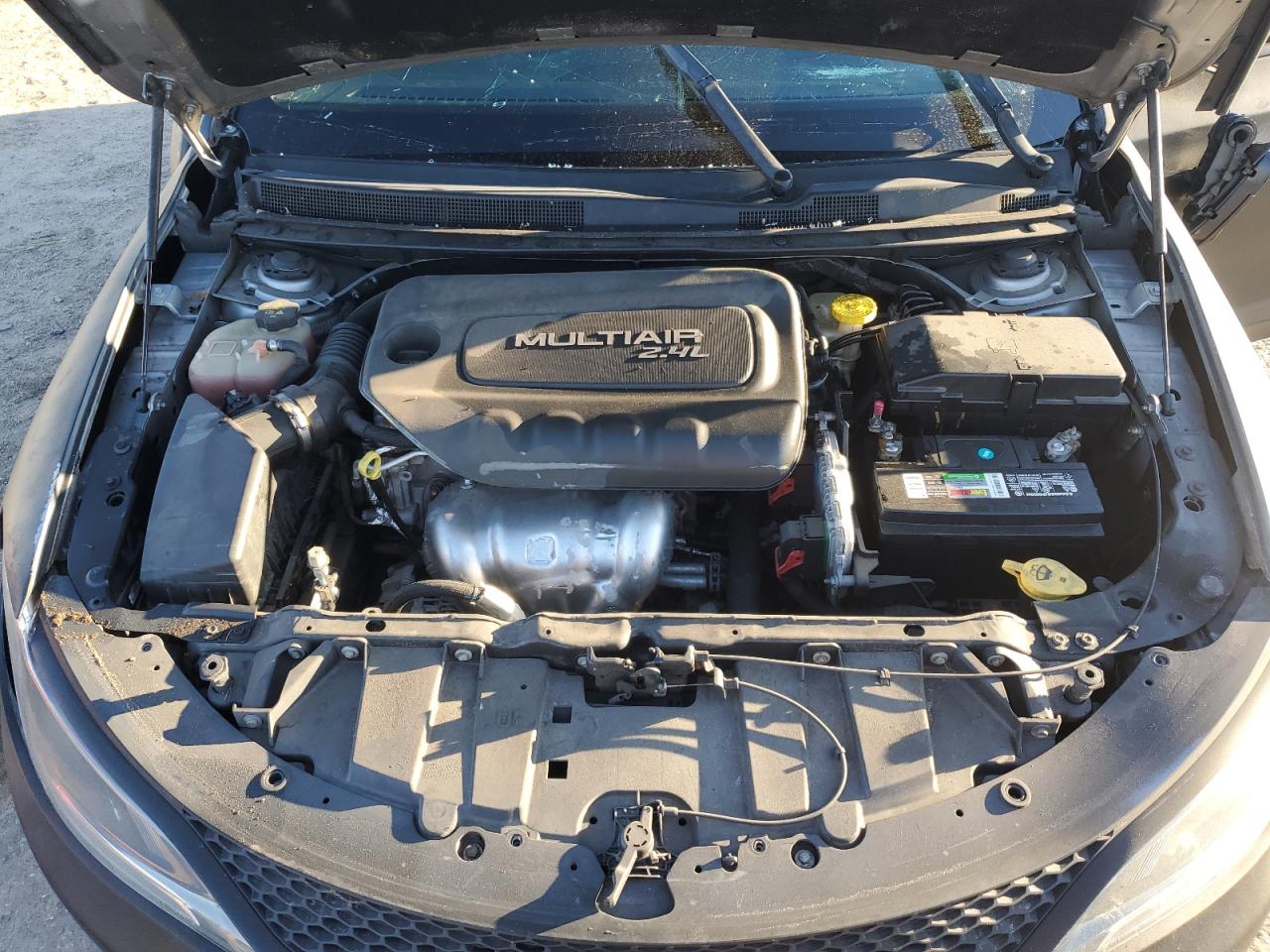 2015 Chrysler 200 Limited VIN: 1C3CCCAB0FN580310 Lot: 90543855