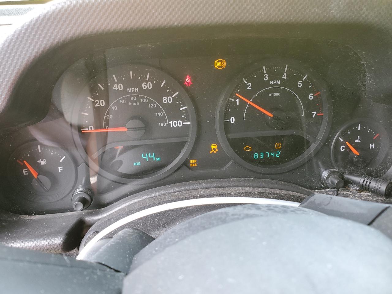 2008 Jeep Wrangler X VIN: 1J4FA24188L523695 Lot: 84798675