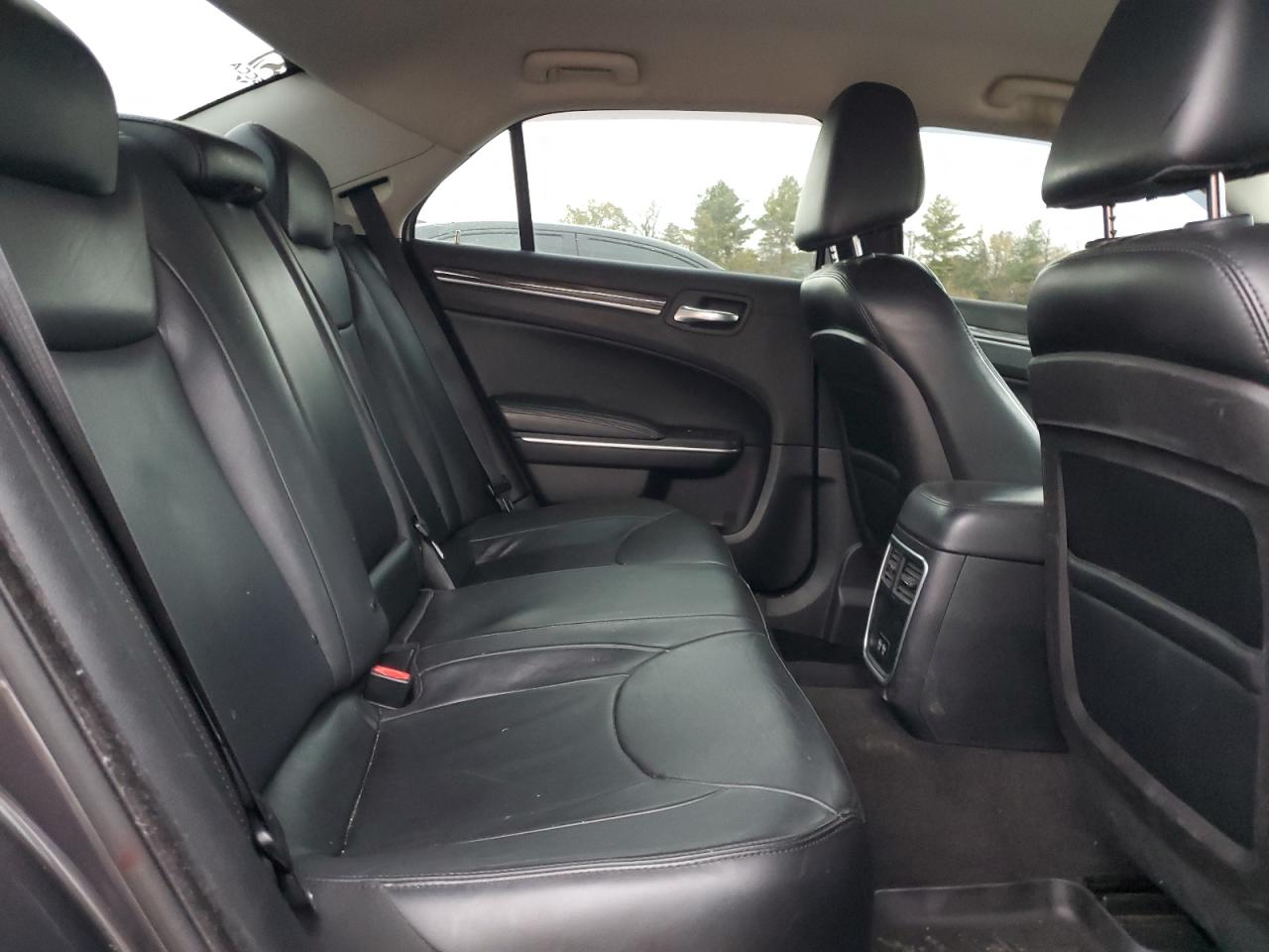 2015 Chrysler 300 Limited VIN: 2C3CCAAGXFH780684 Lot: 90002945