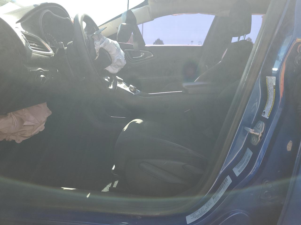 2015 Chrysler 200 Limited VIN: 1C3CCCAB8FN667372 Lot: 82701155