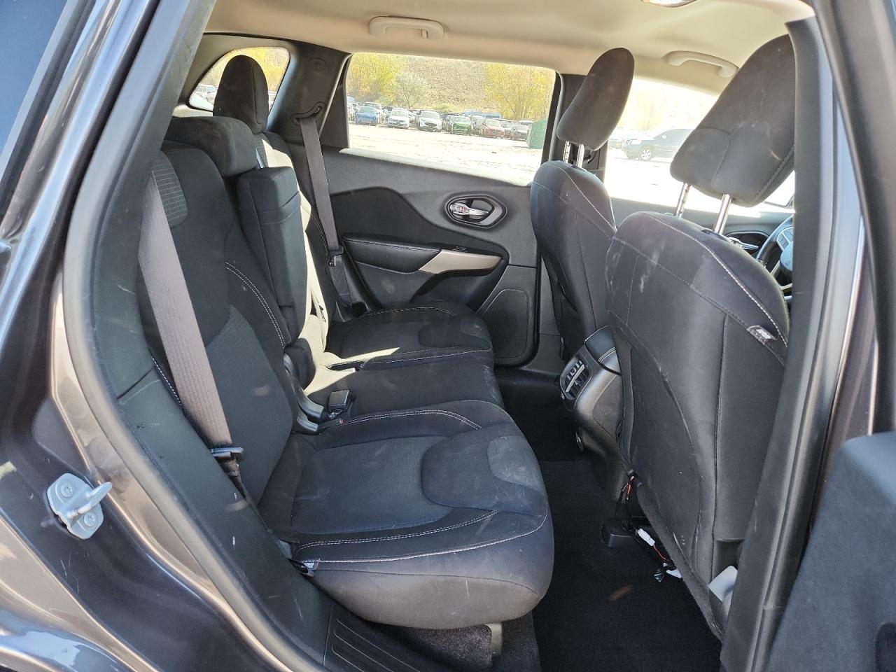 2017 Jeep Cherokee Latitude VIN: 1C4PJMCB8HW576931 Lot: 87433155