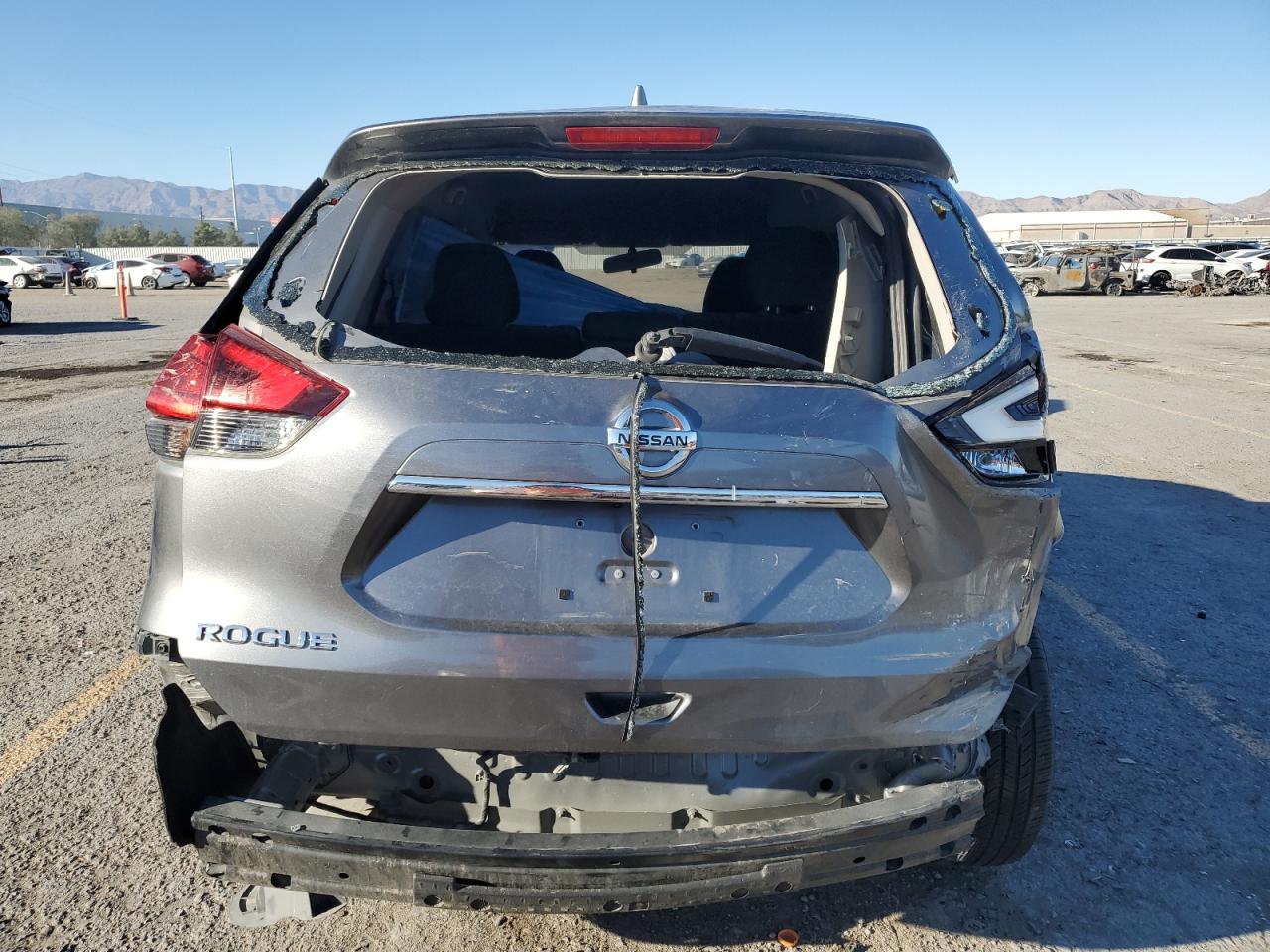 2017 Nissan Rogue S VIN: JN8AT2MT8HW137647 Lot: 85007975