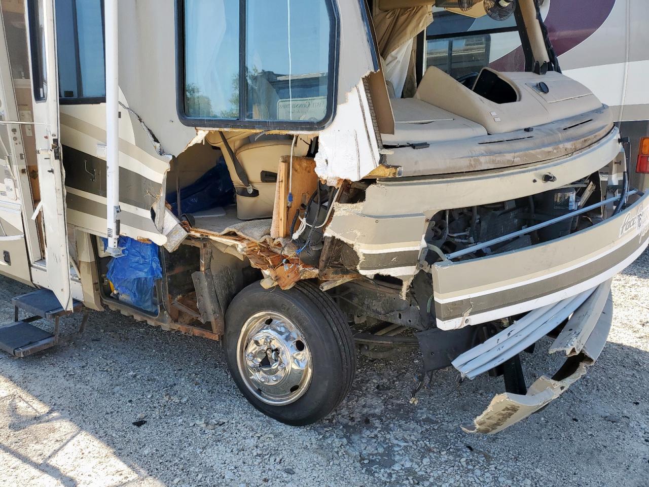 2000 Ford F550 Super Duty Stripped Chassis VIN: 3FCNF53S9YJA00314 Lot: 85123345