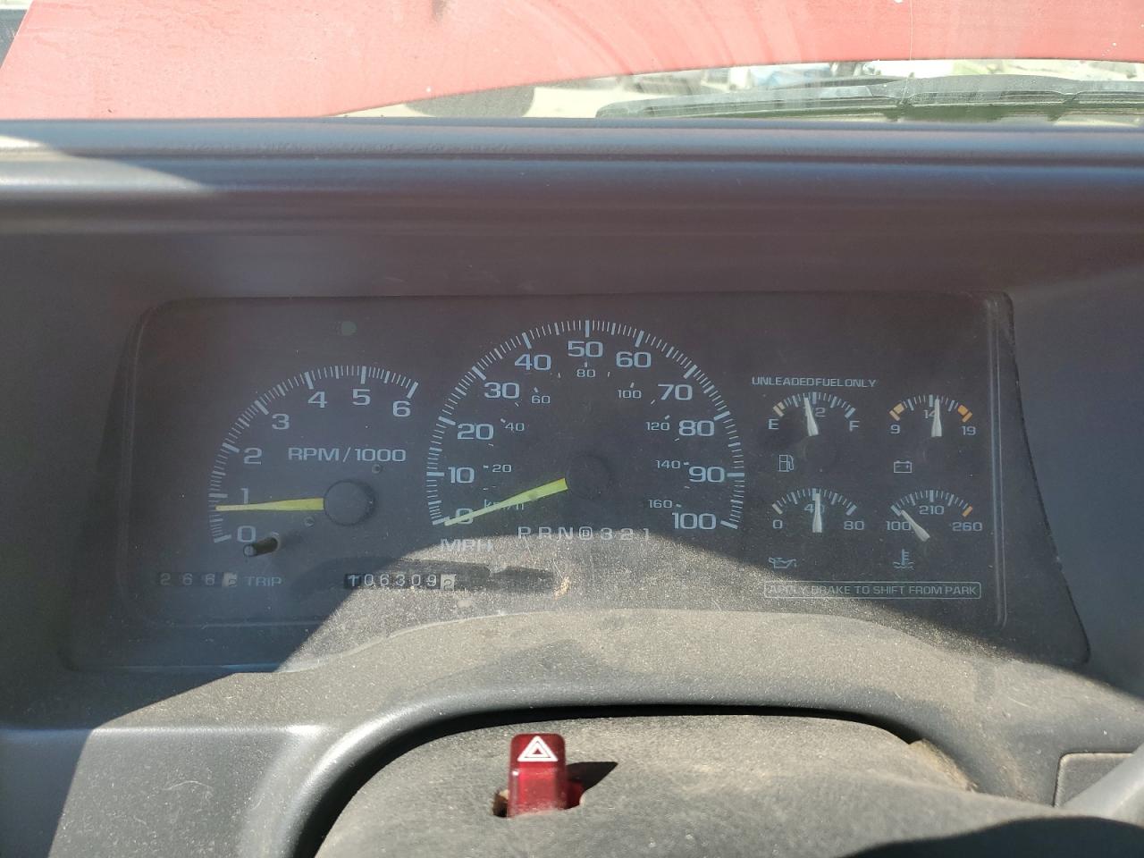2000 Chevrolet Gmt-400 K2500 VIN: 1GCGK24J2YR183738 Lot: 84899265