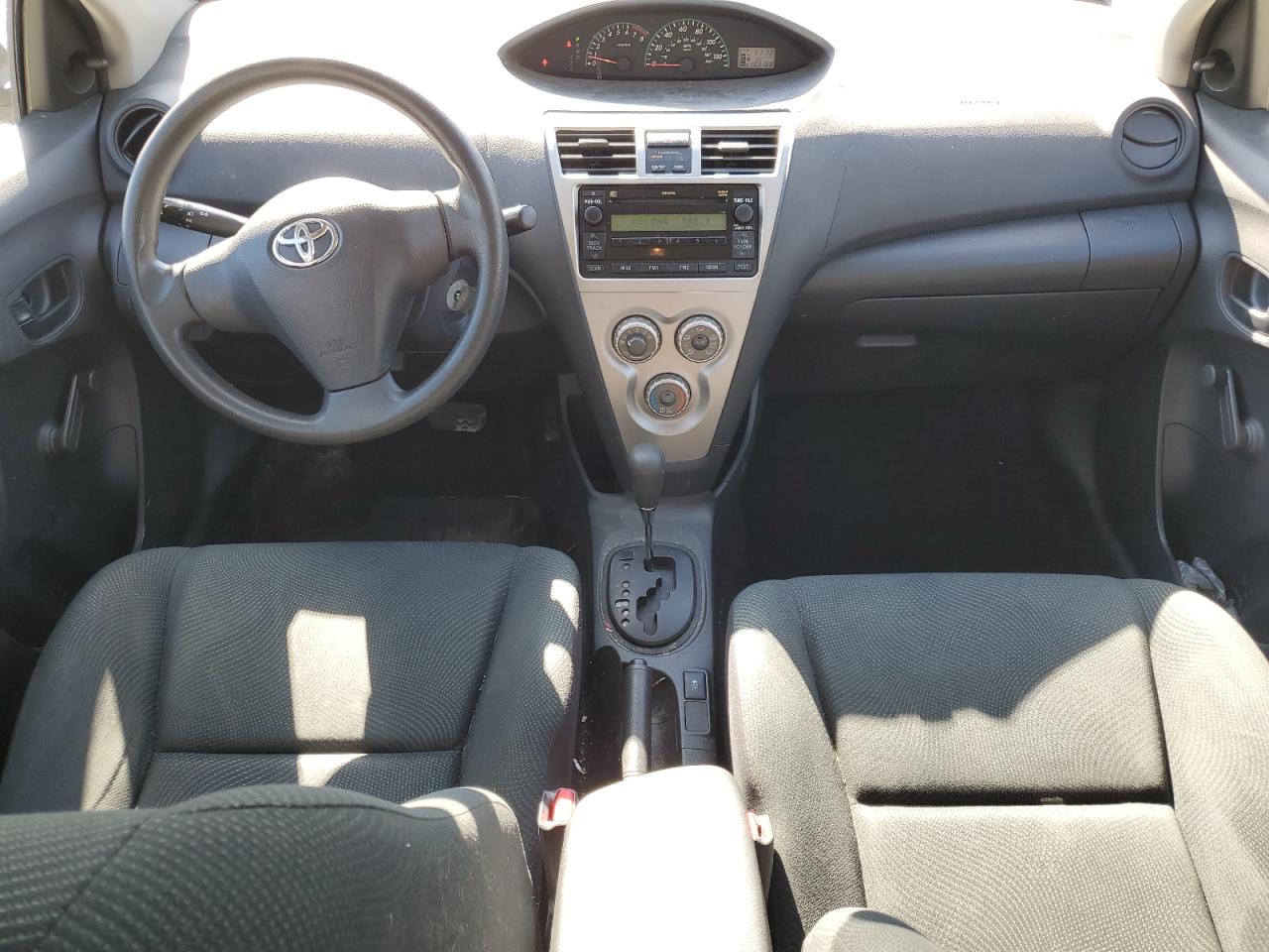 2010 Toyota Yaris VIN: JTDBT4K35A1364862 Lot: 82222645