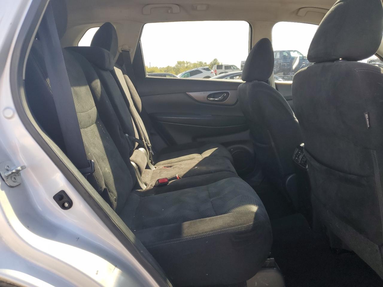 2015 Nissan Rogue S VIN: 5N1AT2MV4FC832697 Lot: 82426195