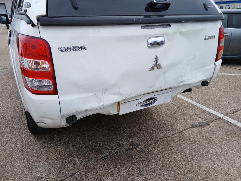 2015 MITSUBISHI L200 DOUBLE CAB DI-D 178 TITAN 4WD