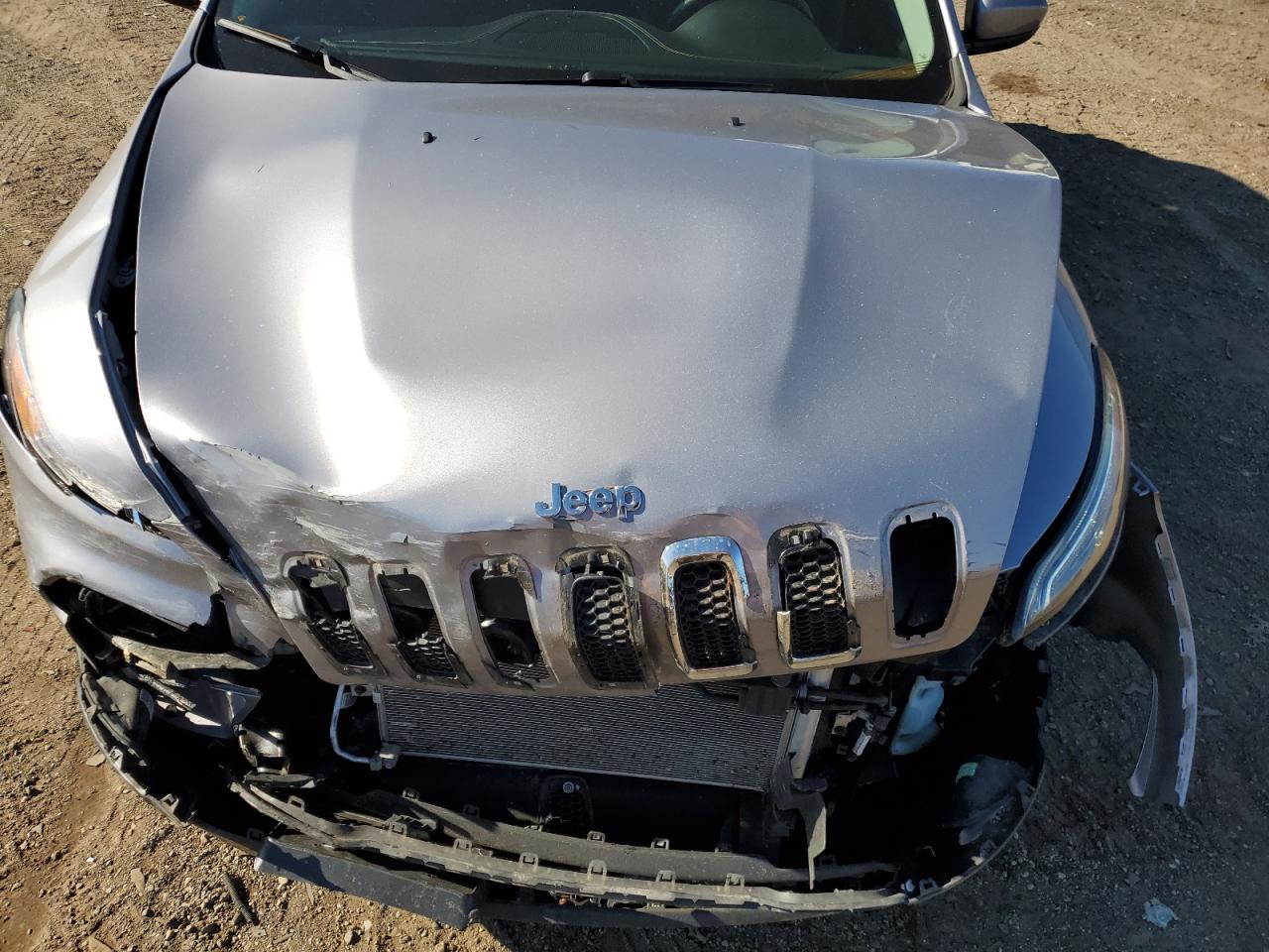 2016 Jeep Cherokee Latitude VIN: 1C4PJMCS3GW223690 Lot: 90097415