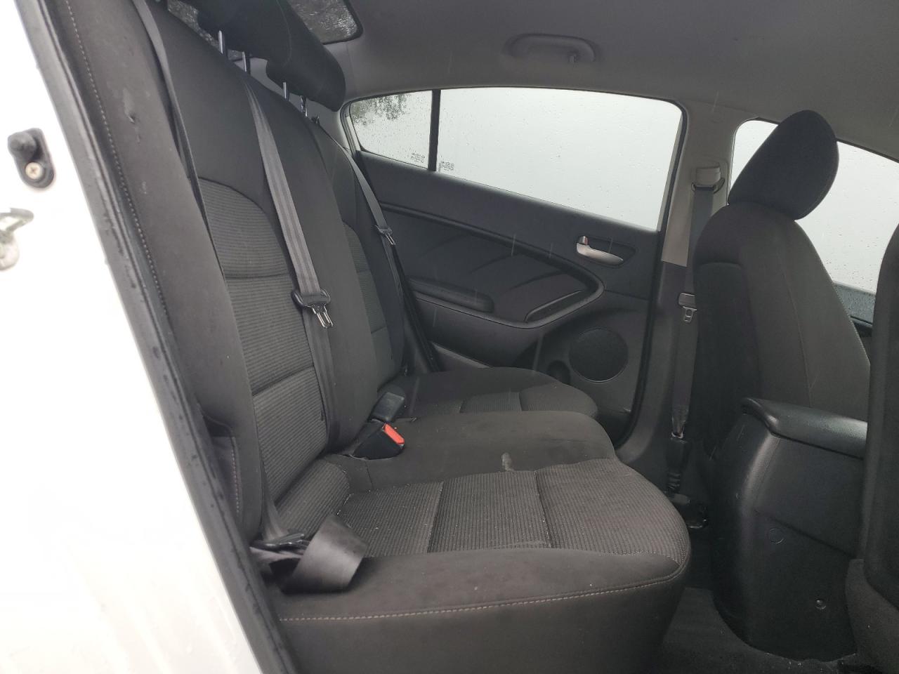 2018 Kia Forte Lx VIN: 3KPFK4A70JE243498 Lot: 82192315