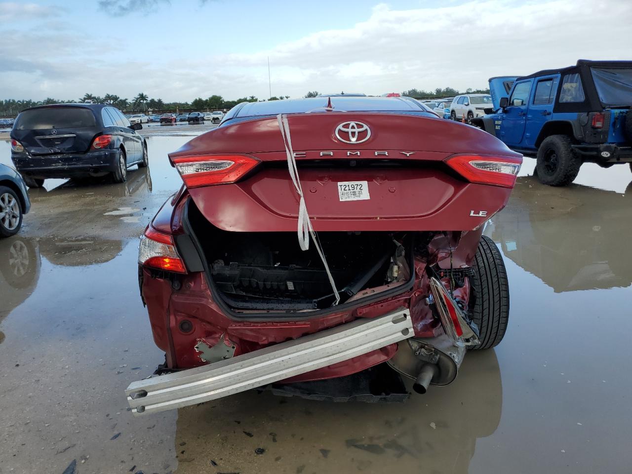 2020 Toyota Camry Le VIN: 4T1C11AKXLU376844 Lot: 84913755