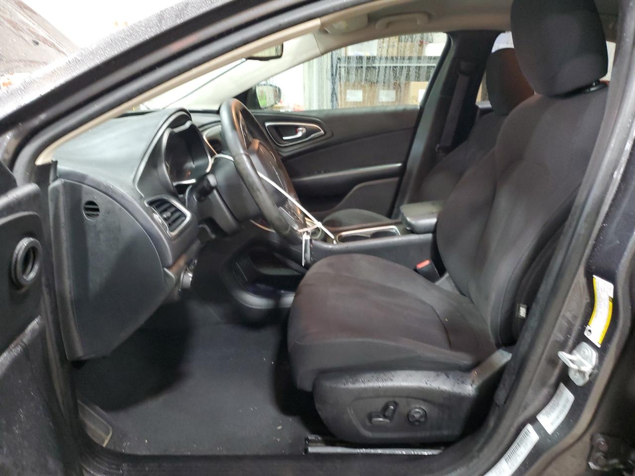 2015 Chrysler 200 Limited VIN: 1C3CCCAB7FN660476 Lot: 89842995