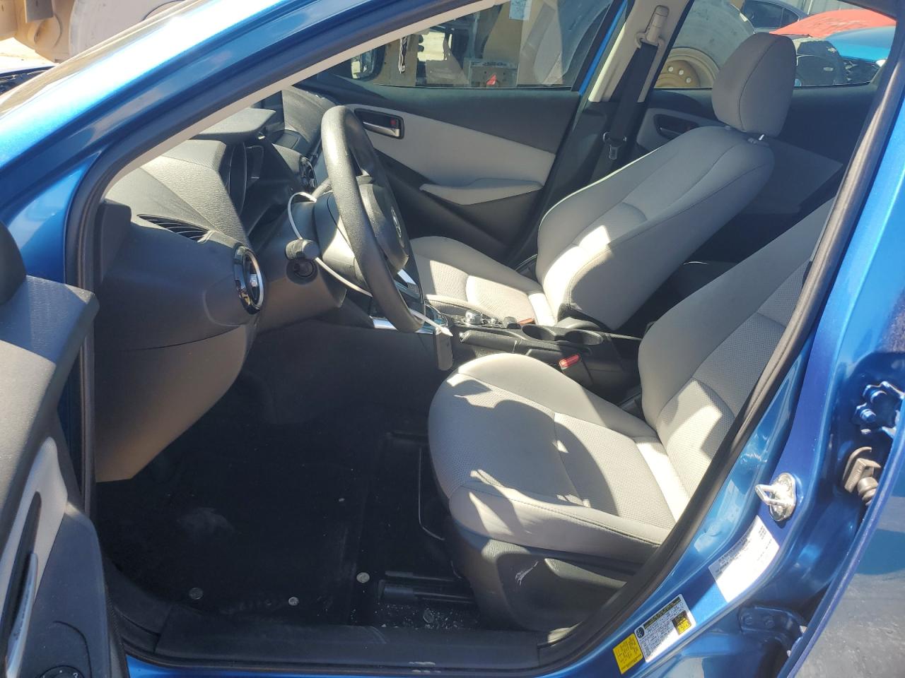 2019 Toyota Yaris L VIN: 508704 Lot: 85345895