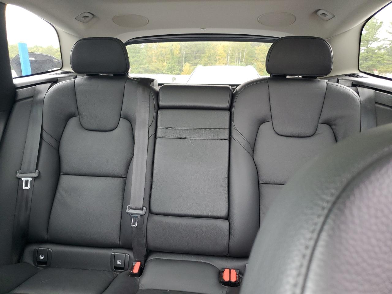 2021 Volvo Xc60 T5 Momentum VIN: YV4102RK4M1758523 Lot: 84975185