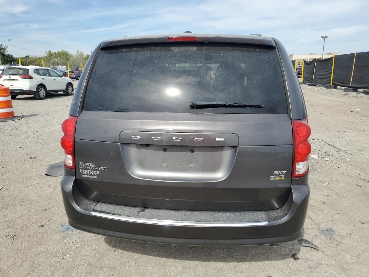 2018 Dodge Grand Caravan Sxt VIN: 2C4RDGCG4JR250071 Lot: 81950935