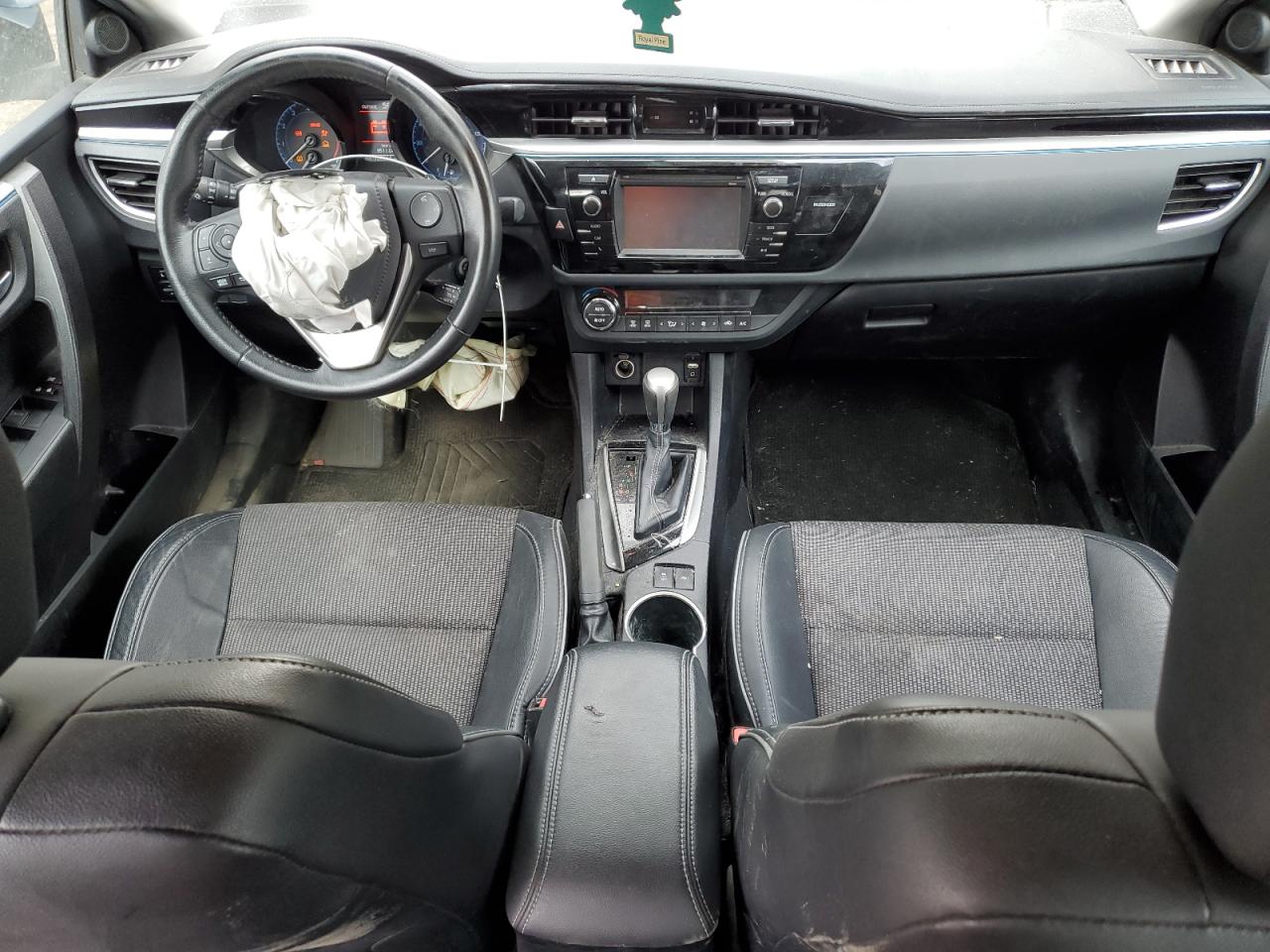 2015 Toyota Corolla L VIN: 2T1BURHE2FC400299 Lot: 86110055