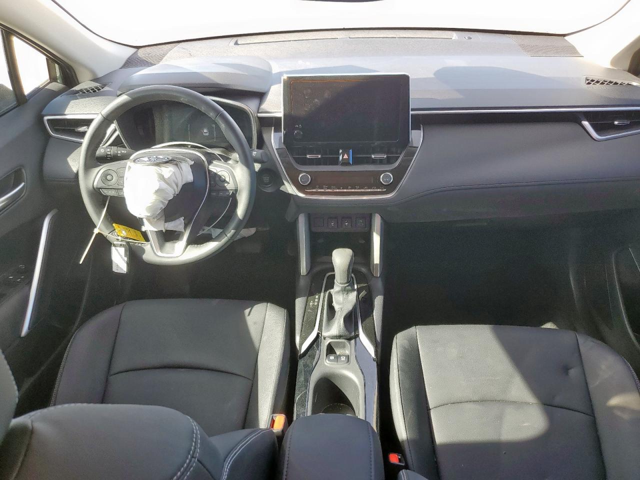 2025 Toyota Corolla Cross Xle VIN: 7MUEAAAG0SV148773 Lot: 90101405