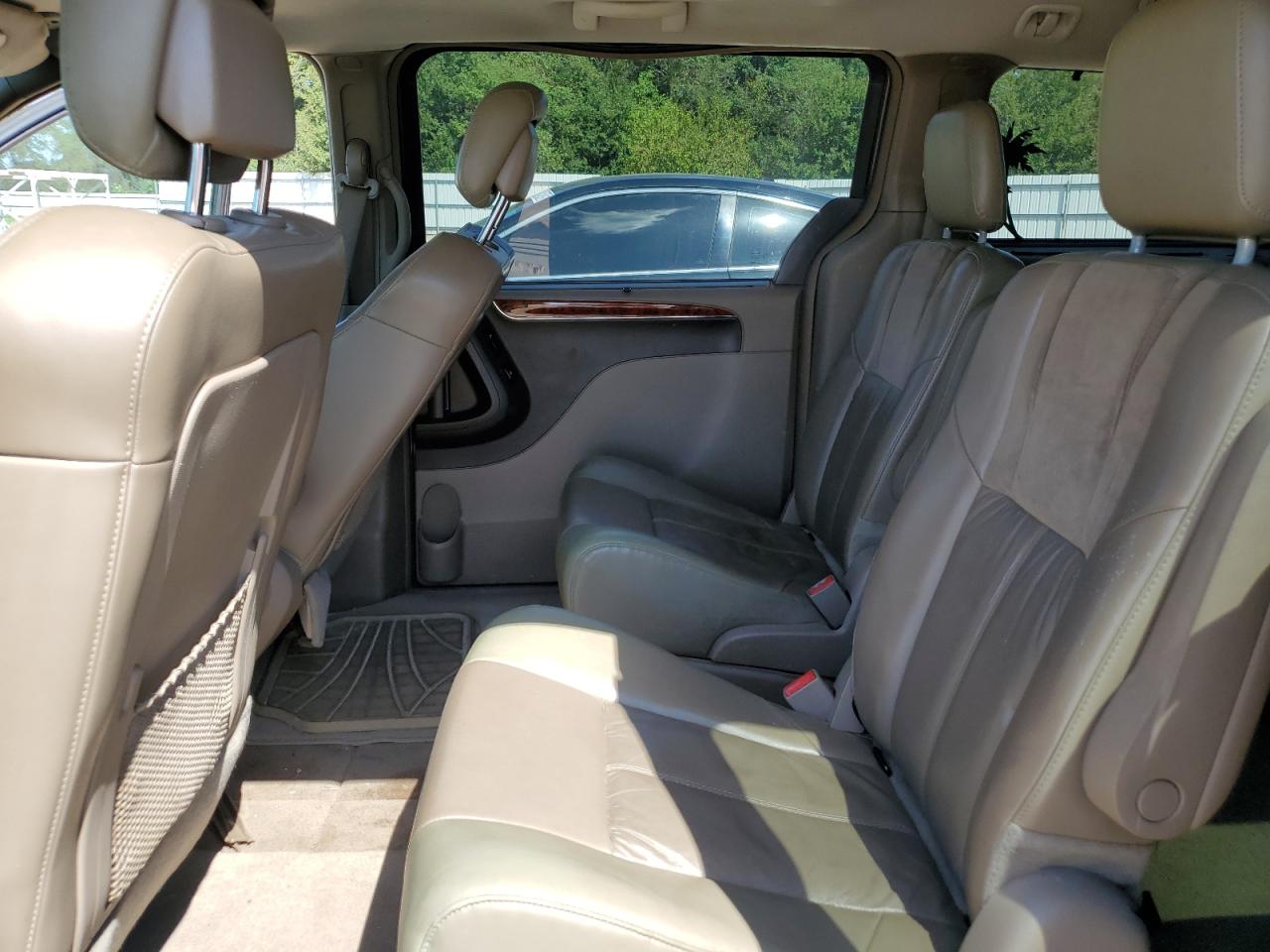 2015 Chrysler Town & Country Limited Platinum VIN: 2C4RC1GG8FR528164 Lot: 84919405