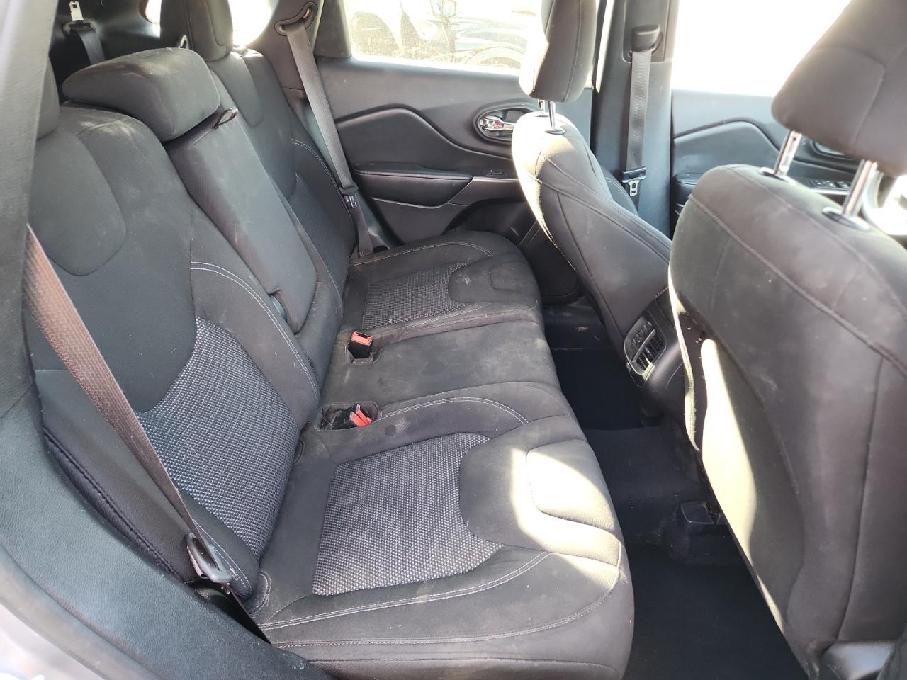 2020 Jeep Cherokee Latitude VIN: 1C4PJLCB7LD570066 Lot: 81680335