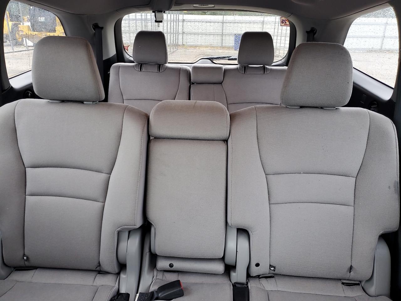 2018 Honda Pilot Lx VIN: 5FNYF5H12JB009670 Lot: 89930975