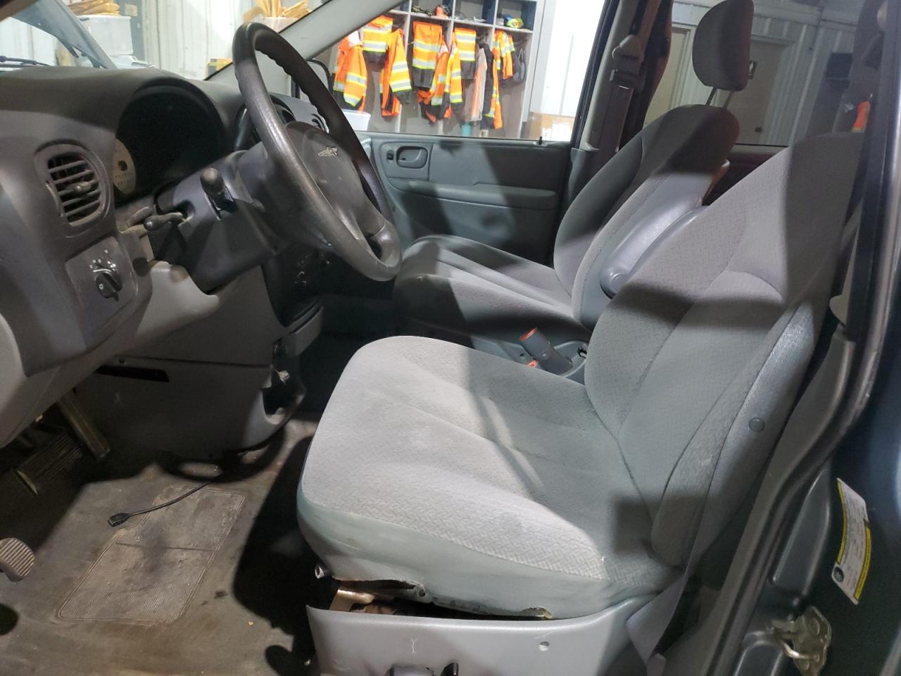 2006 Chrysler Town & Country VIN: 1A4GP45RX6B757858 Lot: 81445305