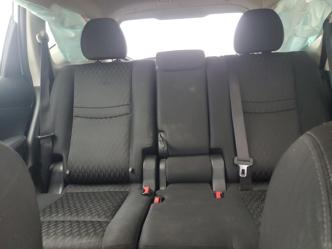 2018 Nissan Rogue S VIN: KNMAT2MTXJP584394 Lot: 90288595