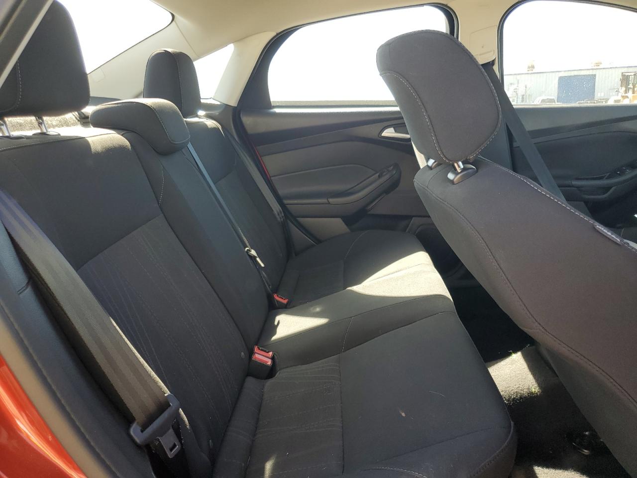 2018 Ford Focus Se VIN: 1FADP3FEXJL244925 Lot: 85781635