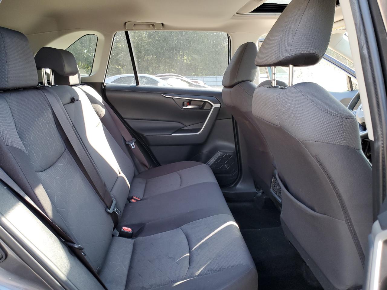 2019 Toyota Rav4 Xle VIN: JTMW1RFV1KJ014906 Lot: 84893775