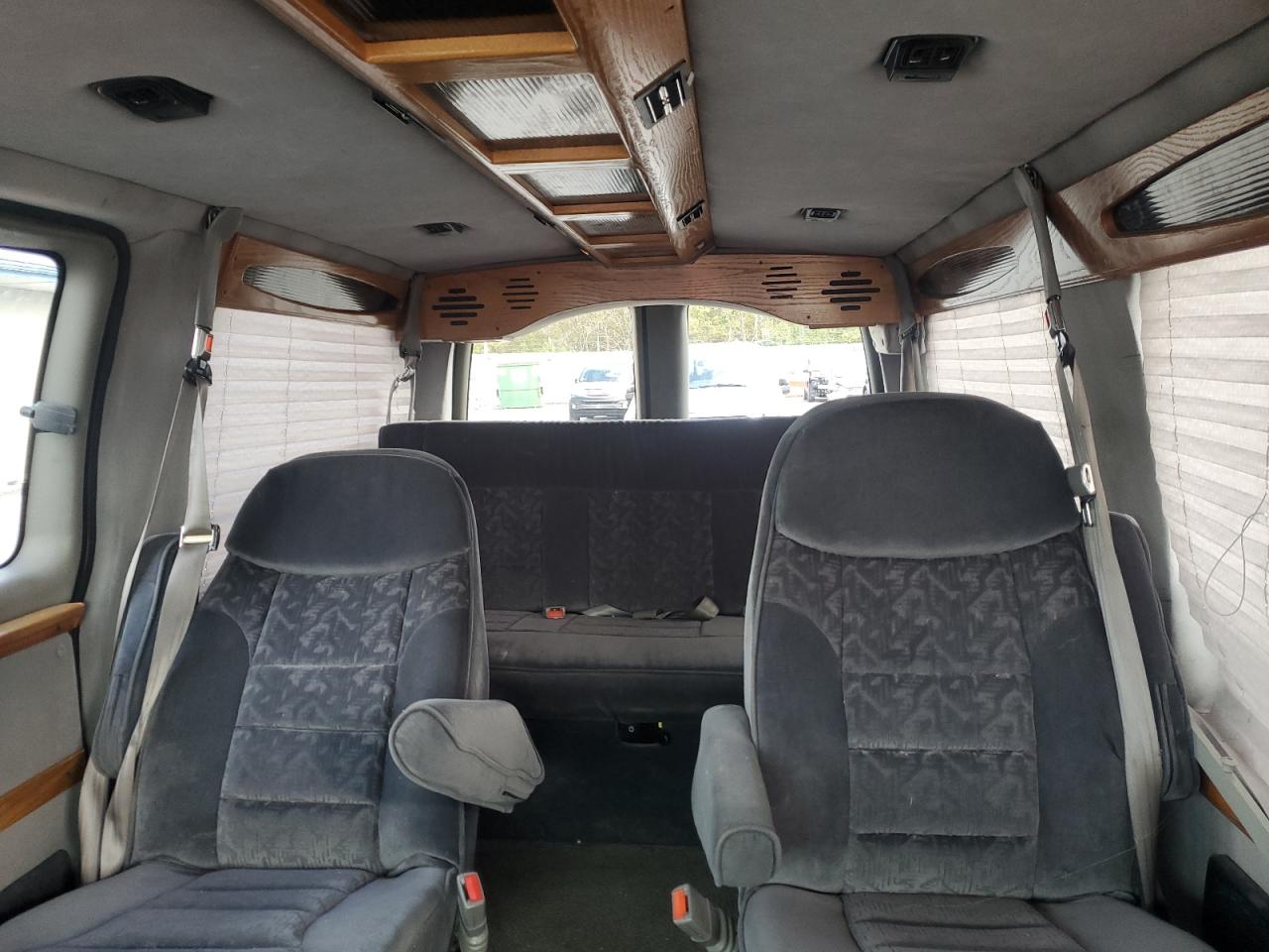 2000 Chevrolet Express G1500 VIN: 1GBFG15R8Y1240748 Lot: 82499705