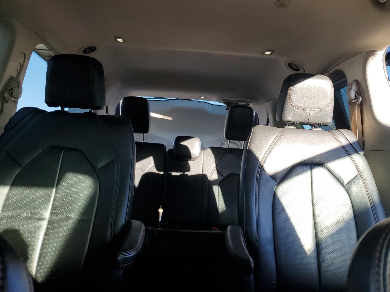 2018 Chrysler Pacifica Touring L VIN: 2C4RC1BG8JR107190 Lot: 82507735