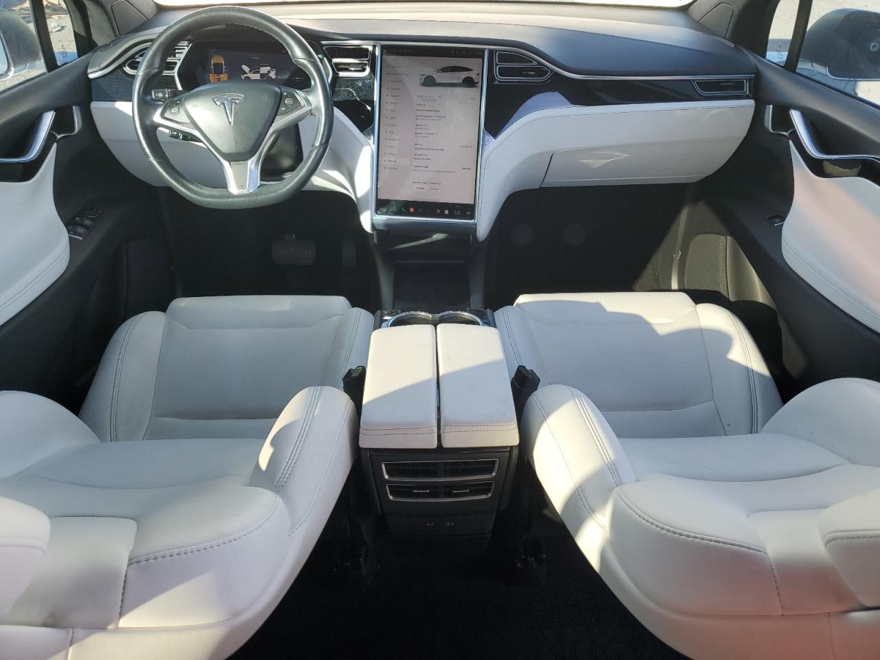 2018 Tesla Model X VIN: 5YJXCBE28JF088584 Lot: 89918805