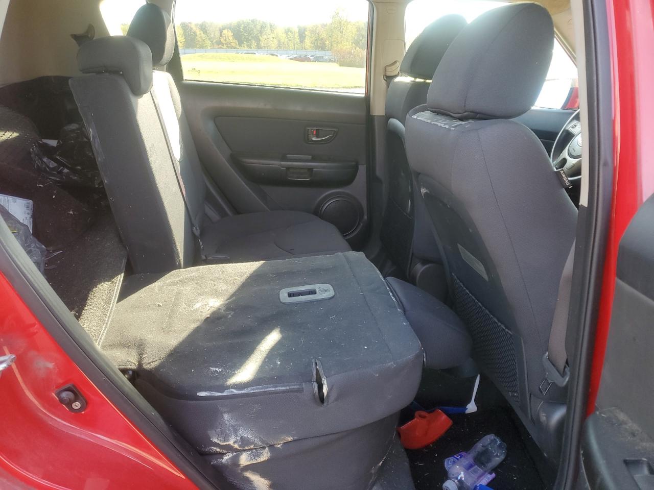 2011 Kia Soul + VIN: KNDJT2A20B7235015 Lot: 86095145