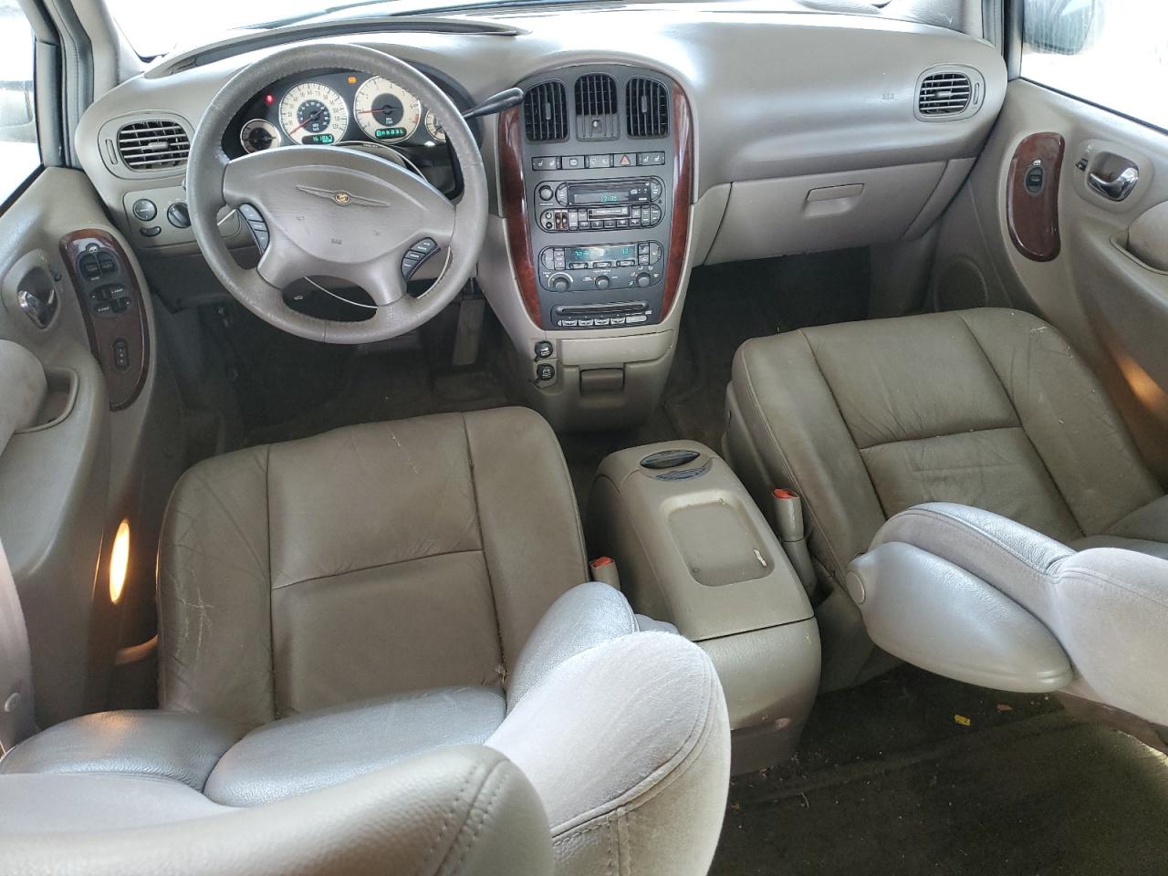 2002 Chrysler Town & Country Limited VIN: 2C8GP64L12R697946 Lot: 84827685