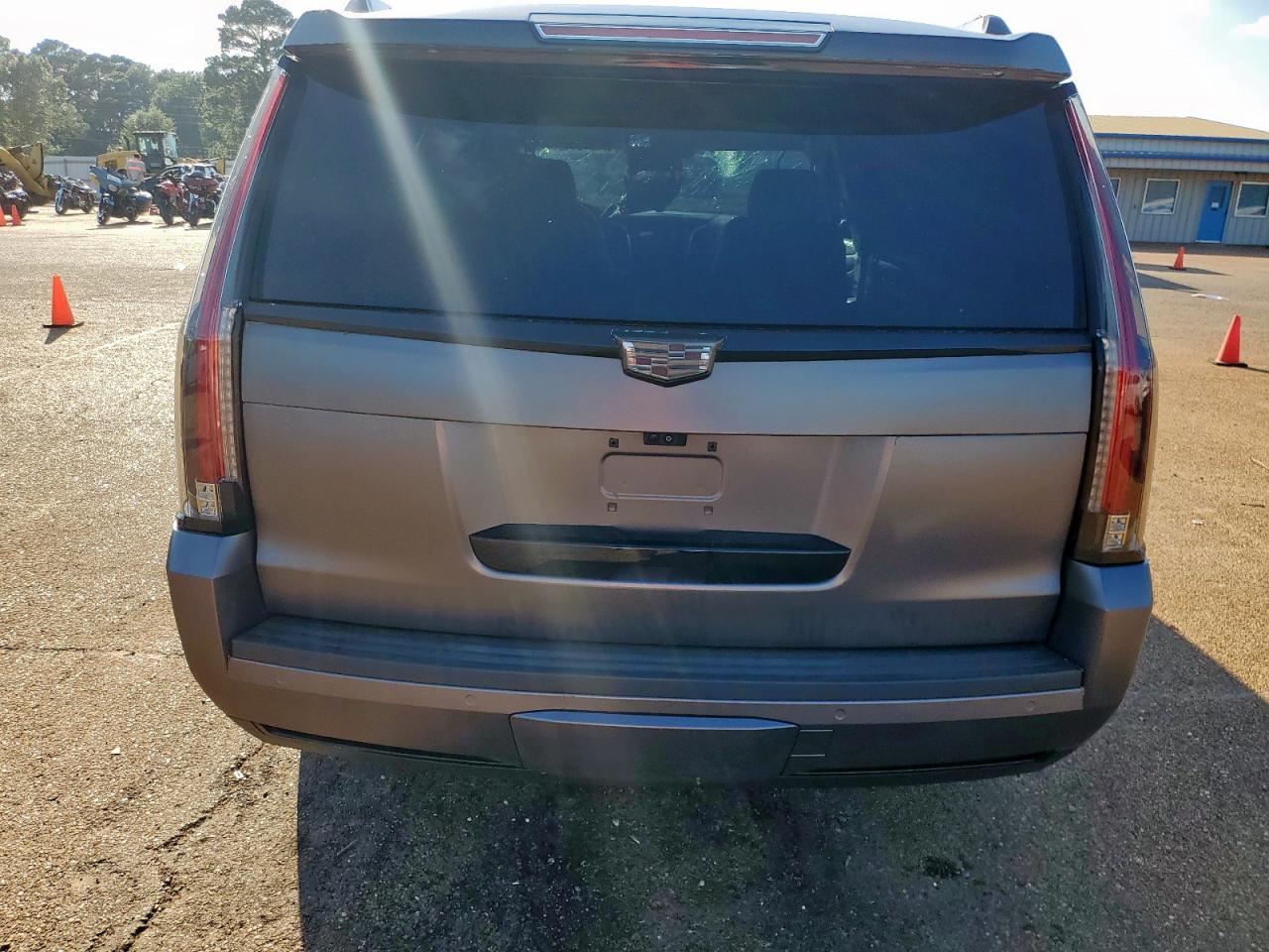 2018 Cadillac Escalade Luxury VIN: 1GYS3BKJ6JR373990 Lot: 82245145