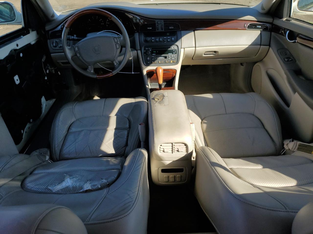 2000 Cadillac Deville Dts VIN: 1G6KF5799YU225775 Lot: 82356815