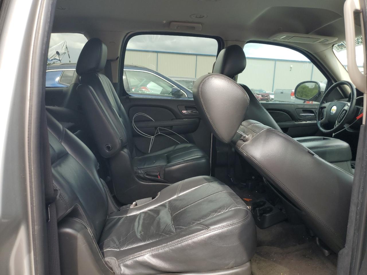 2011 Chevrolet Suburban C1500 Lt VIN: 1GNSCJE0XBR166076 Lot: 85882165