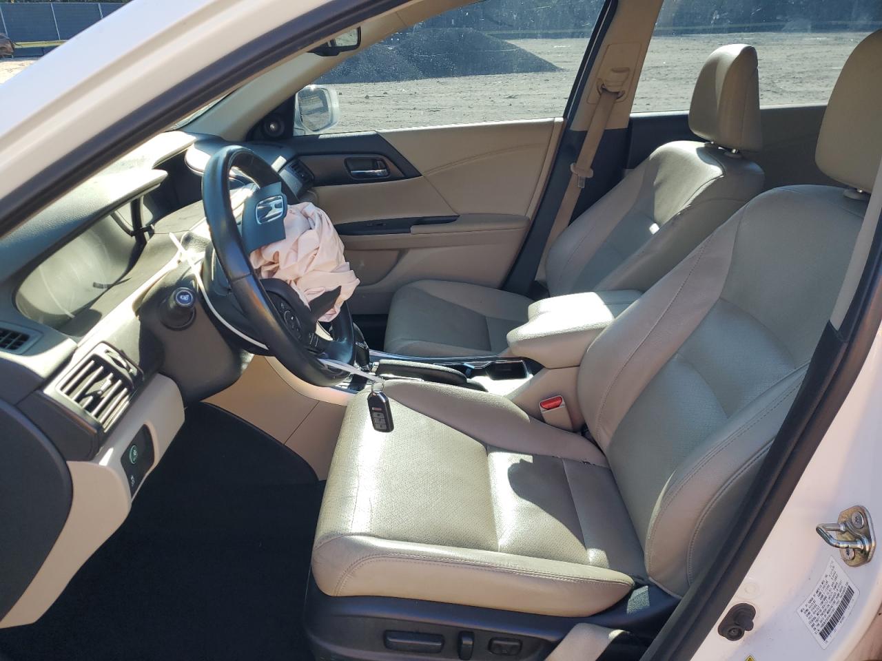 2015 Honda Accord Touring VIN: 1HGCR3F90FA010364 Lot: 82328675