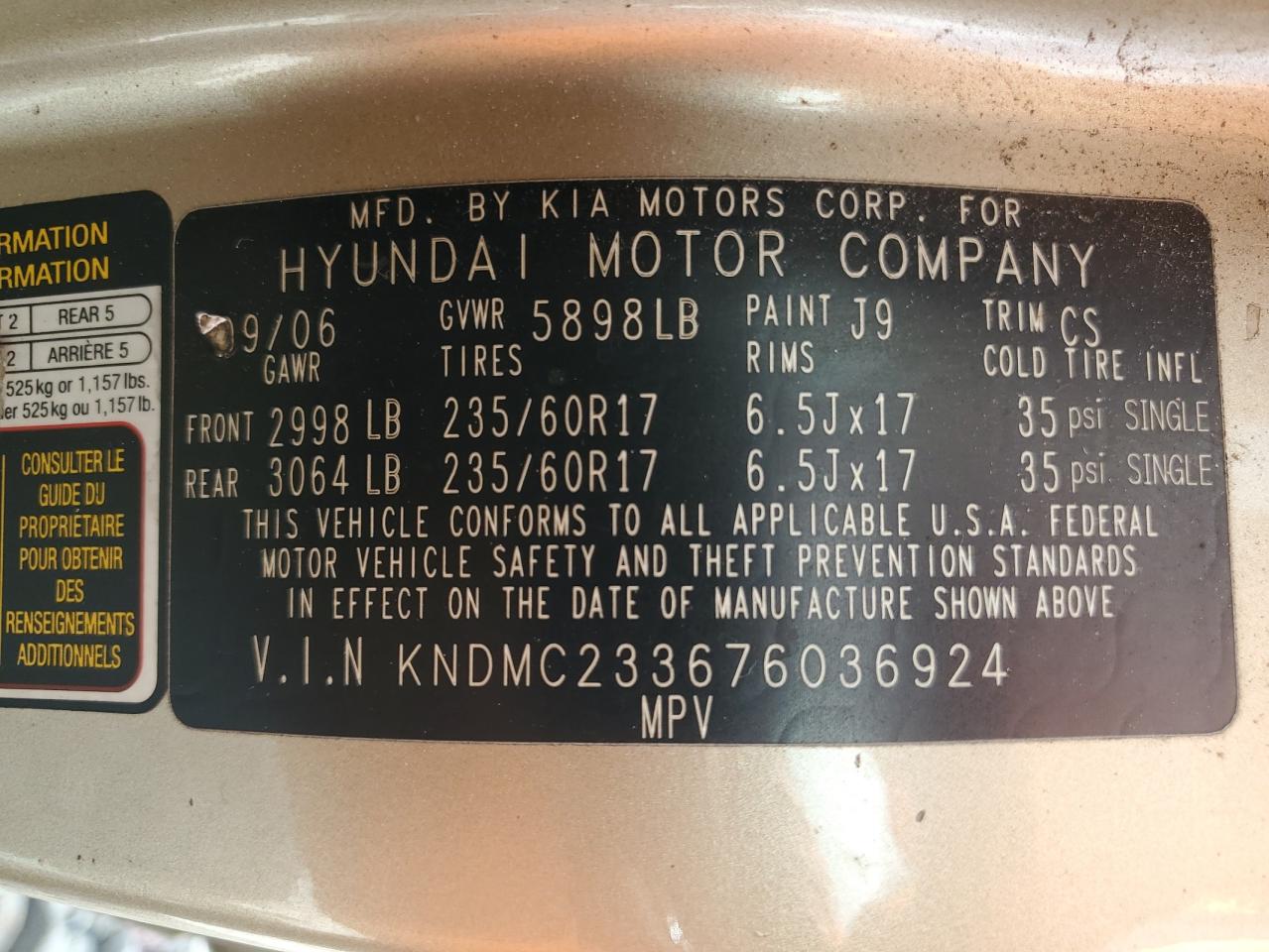 KNDMC233676036924 2007 Hyundai Entourage Gls