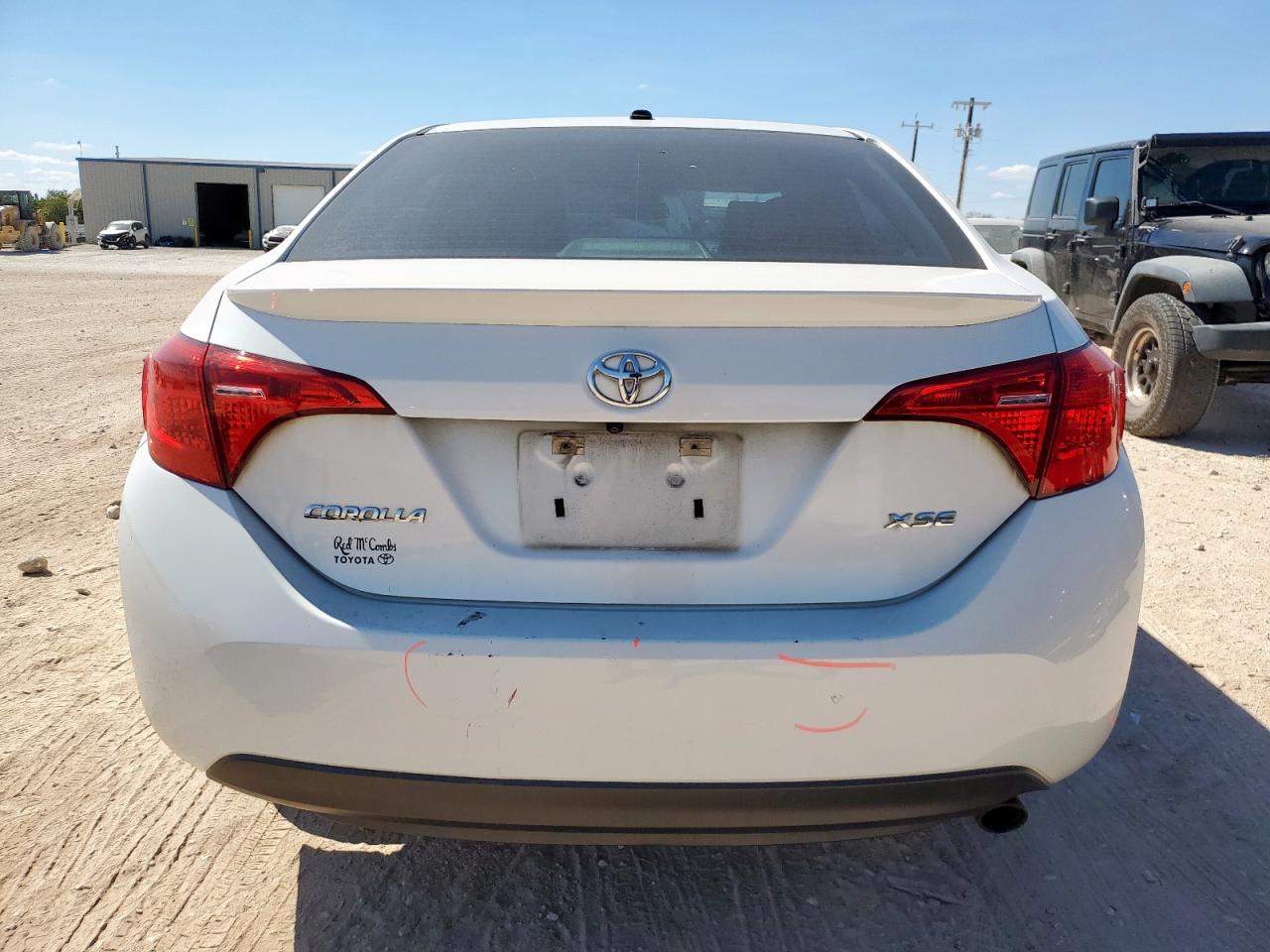 2018 Toyota Corolla L VIN: 5YFBURHE2JP756194 Lot: 86328595