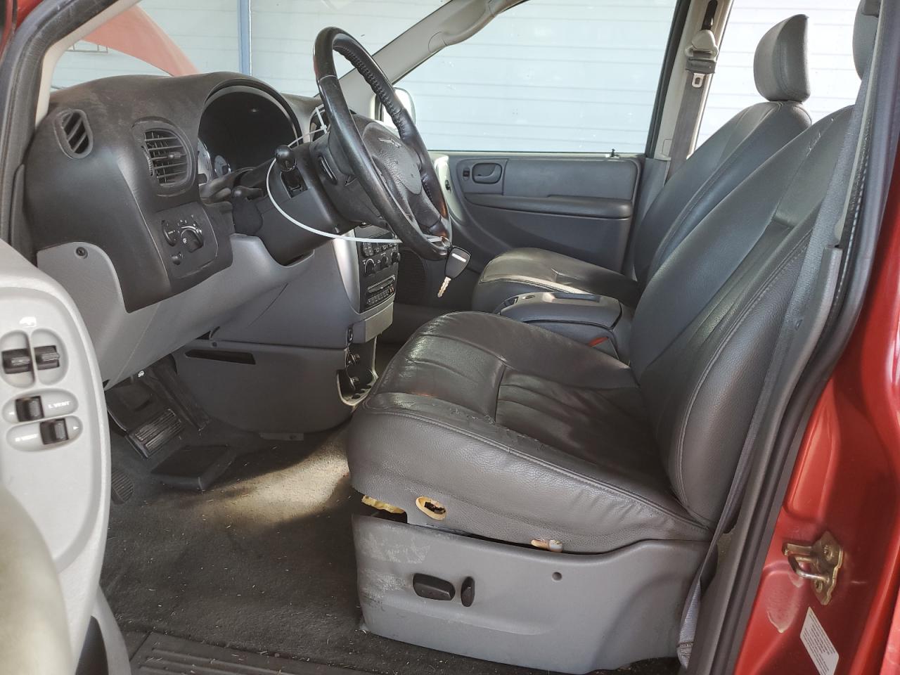 2005 Chrysler Town & Country Touring VIN: 2C4GP54LX5R197445 Lot: 85783725