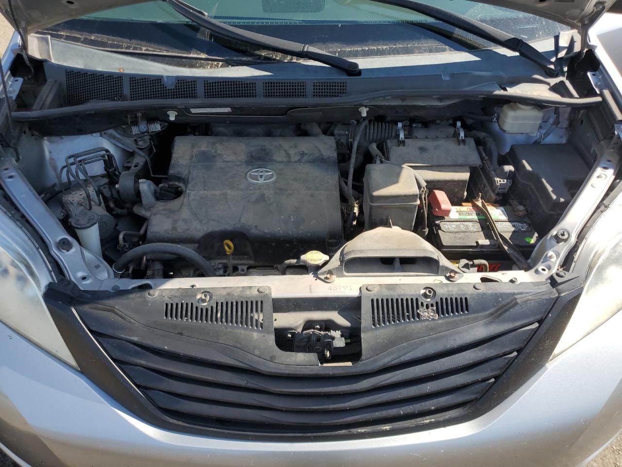 2011 Toyota Sienna VIN: 5TDZK3DC4BS013437 Lot: 86678515