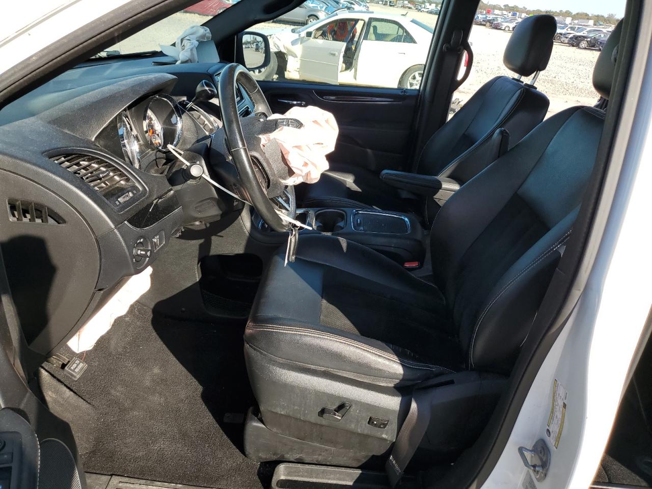 2017 Dodge Grand Caravan Sxt VIN: 2C4RDGCGXHR548182 Lot: 82687665